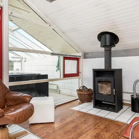 Casa vacanze Stunning In Lkken With 3 Bedrooms, Sauna And Wifi *