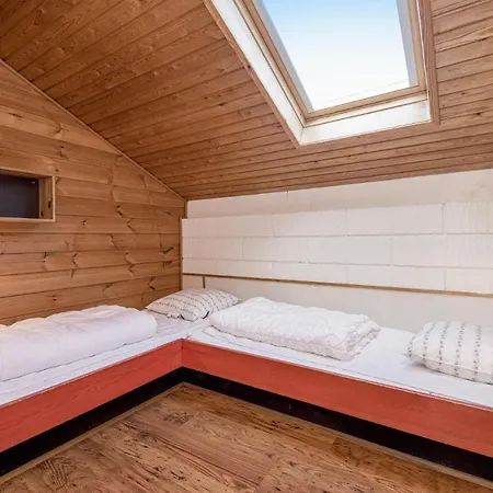 Casa vacanze Stunning In Lkken With 3 Bedrooms, Sauna And Wifi